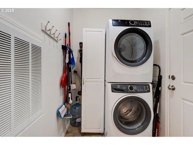 $159,000 | 13900 Southeast Highway 212, Unit 185, Clackamas, OR 97015