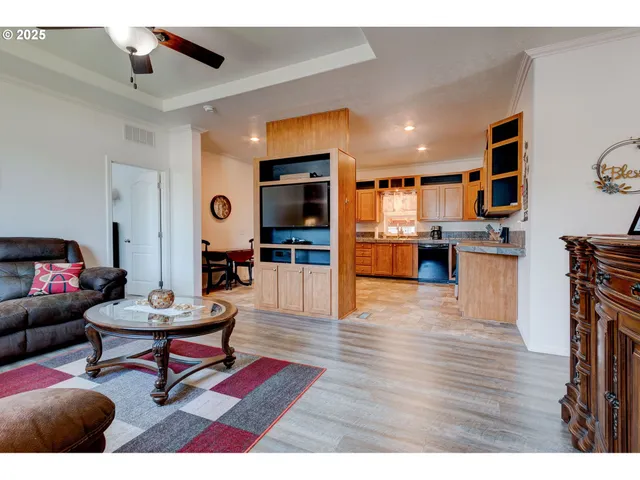 $159,000 | 13900 Southeast Highway 212, Unit 185, Clackamas, OR 97015