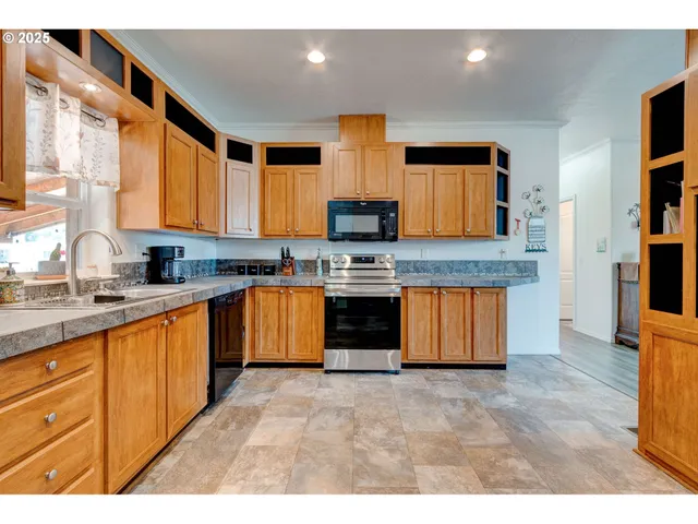 $159,000 | 13900 Southeast Highway 212, Unit 185, Clackamas, OR 97015