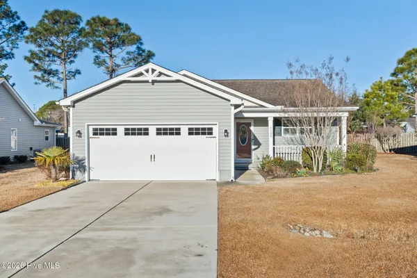$2,200 | 4238 Cherry Laurel Lane Southeast, Southport, NC 28461