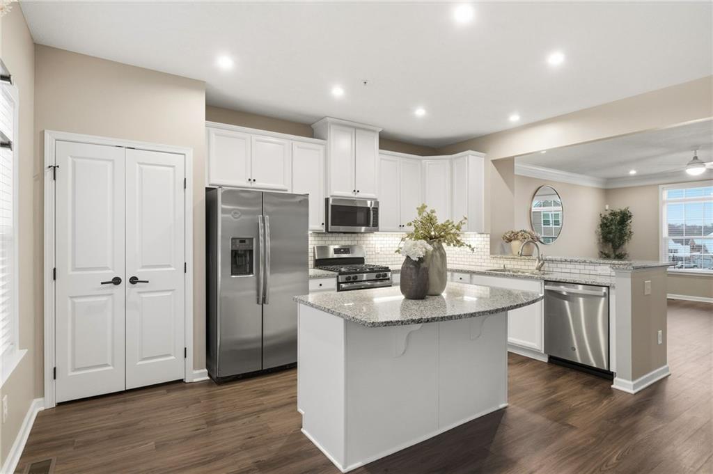 144 Cole Drive McKees Rocks, PA 15136 - Photo 8 of 26