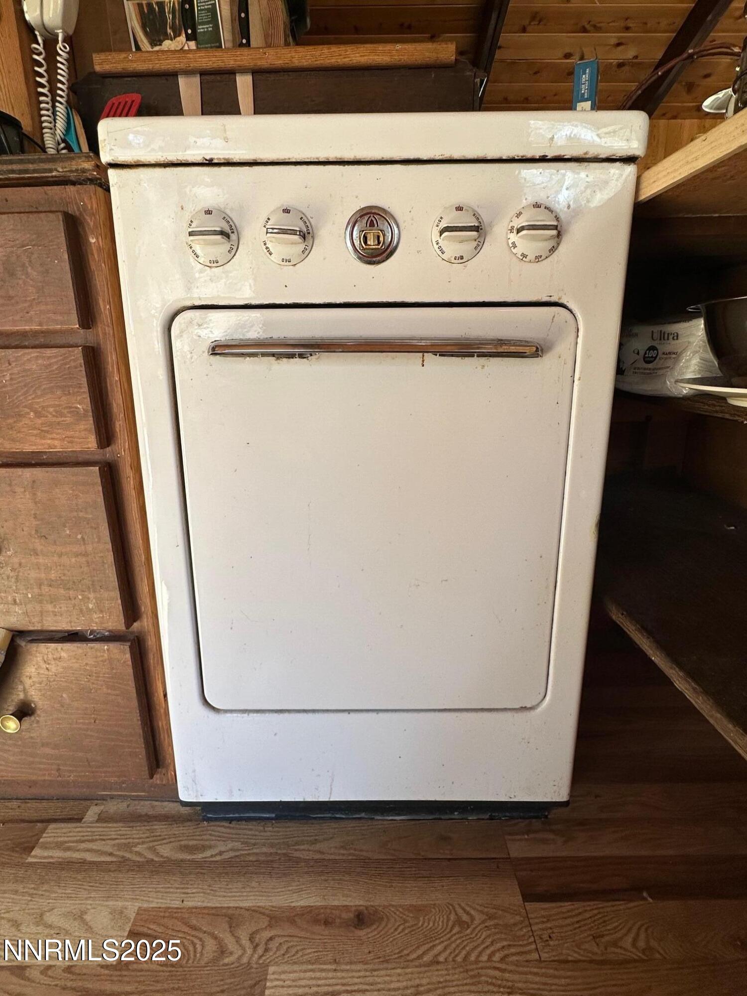 201 Shay Creek Road Markleeville, CA 96120 - Photo 20 of 35 a utility room with dryer and washer