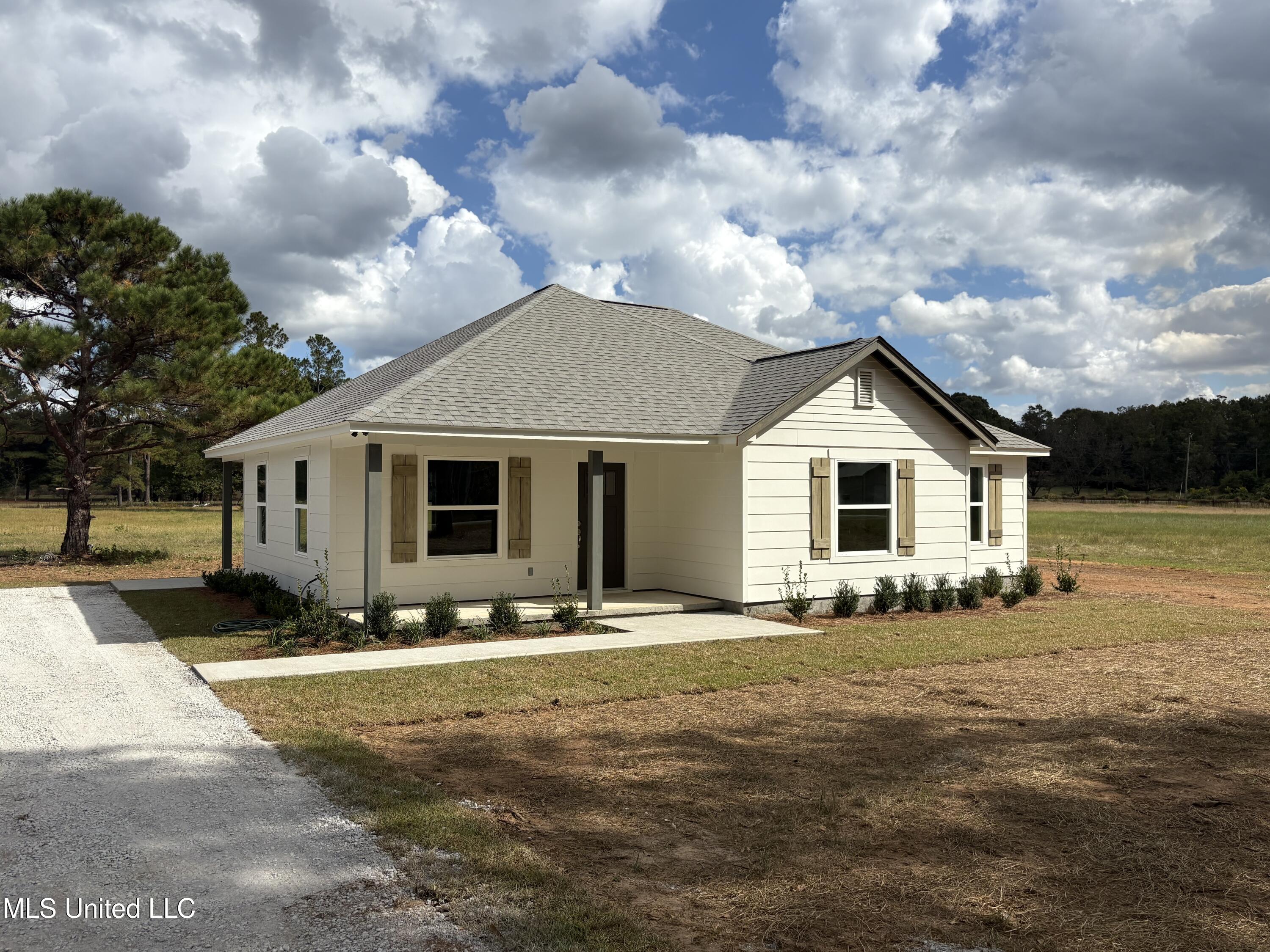 118 Albert Davis Road Lucedale, MS 39452 - Photo 2 of 20 IMG_6805