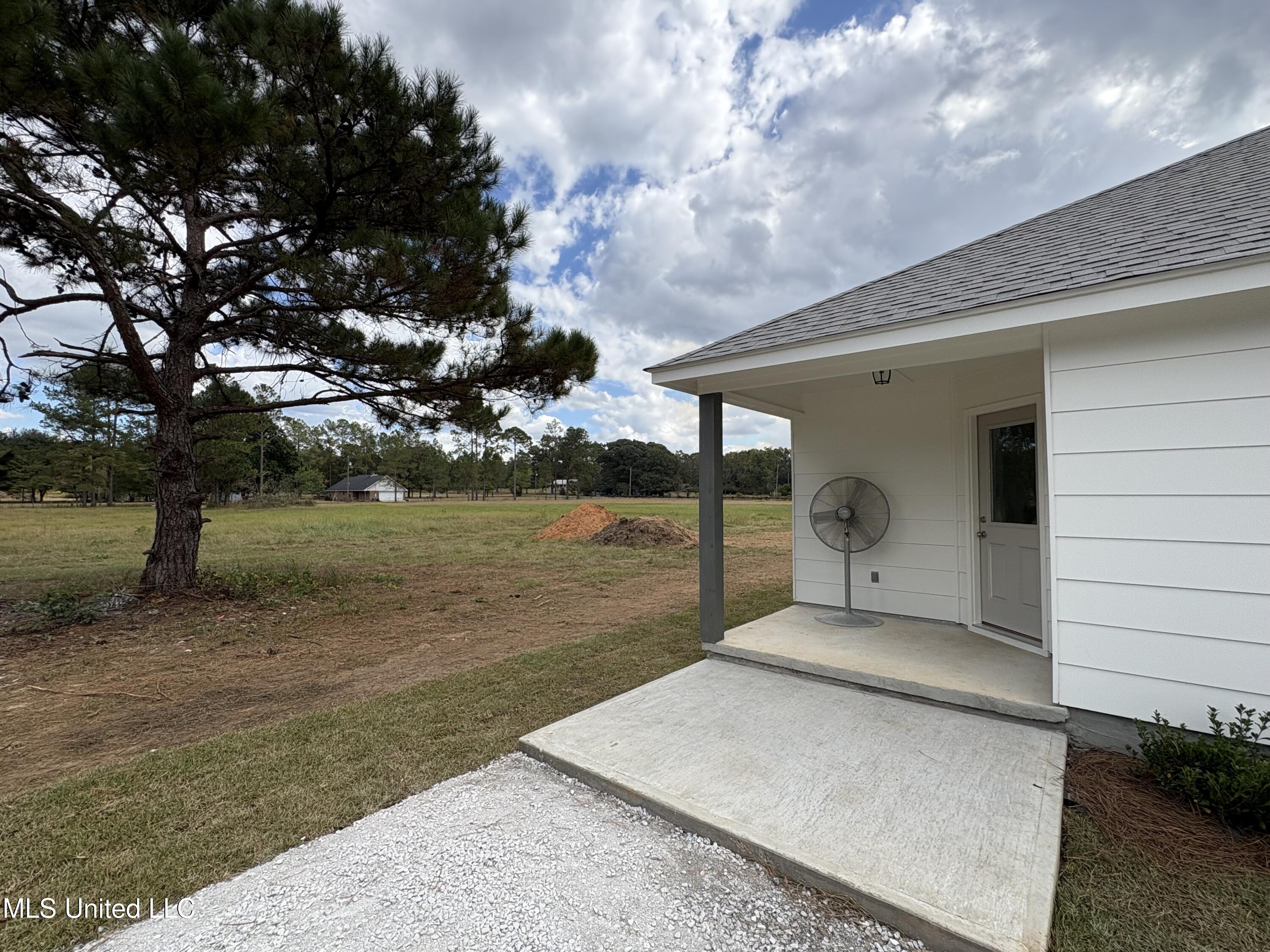 118 Albert Davis Road Lucedale, MS 39452 - Photo 7 of 20 IMG_6810