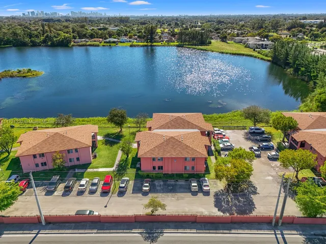 $275,000 | 2020 Northwest 119th Street, Unit 1122, Miami, FL 33167