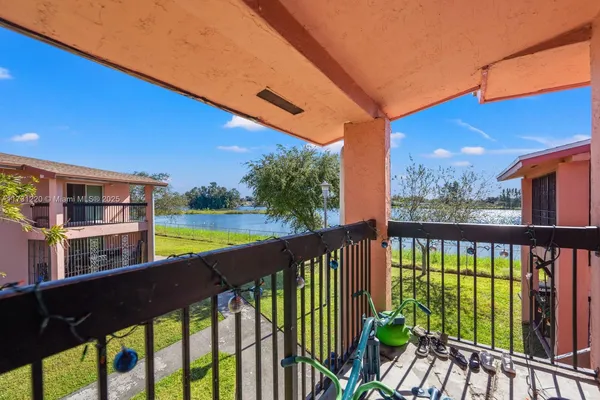 $269,000 | 2020 Northwest 119th Street, Unit 1122, Miami, FL 33167