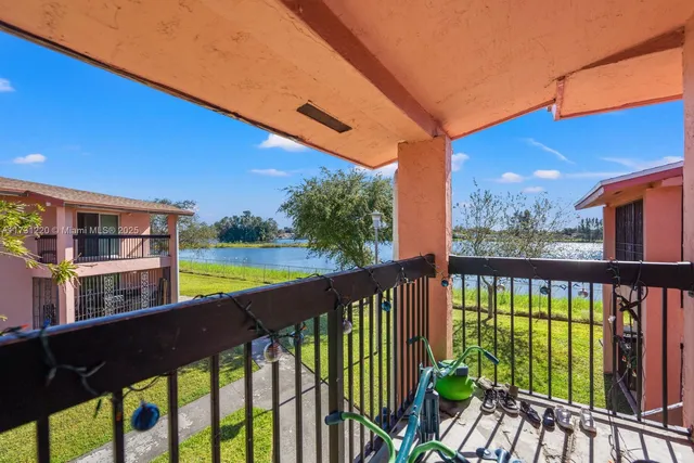 $275,000 | 2020 Northwest 119th Street, Unit 1122, Miami, FL 33167