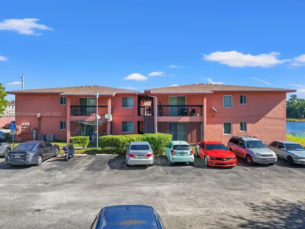 $269,000 | 2020 Northwest 119th Street, Unit 1122, Miami, FL 33167