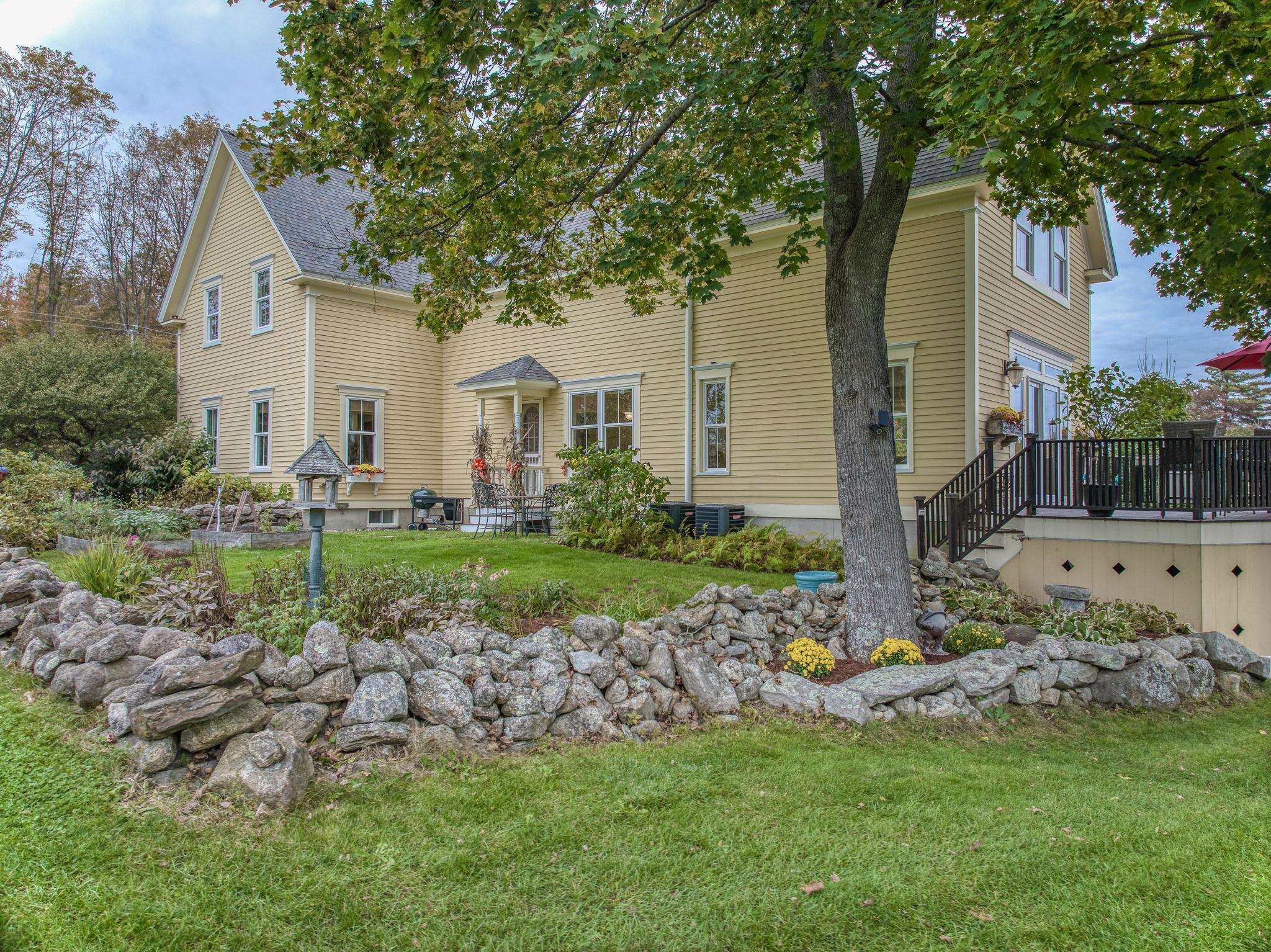 352 North Amherst Road Bedford, NH 03110 - Photo 18 of 40