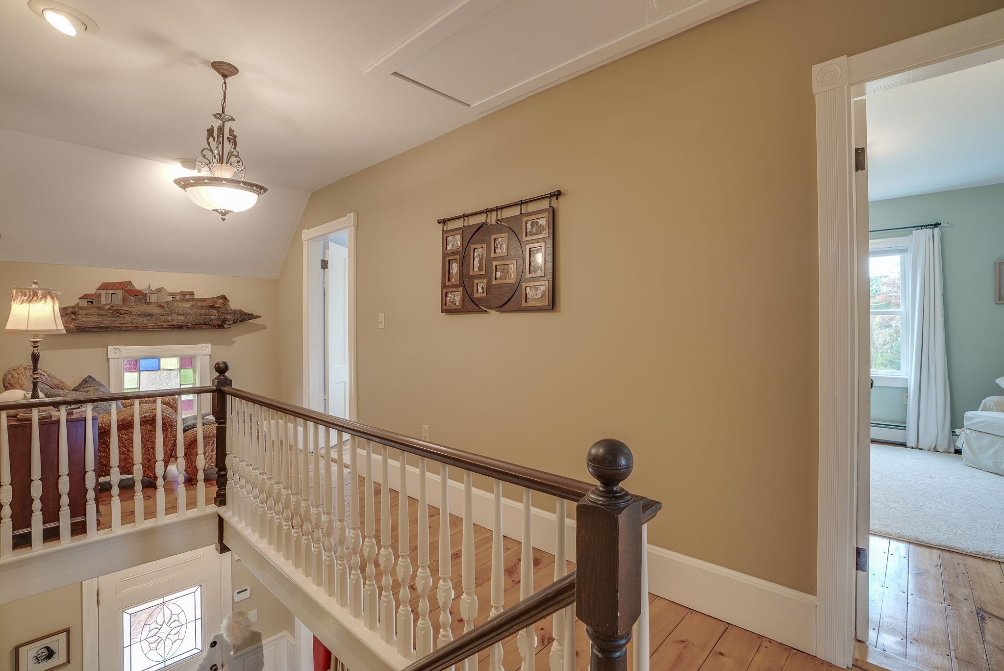 352 North Amherst Road Bedford, NH 03110 - Photo 20 of 40