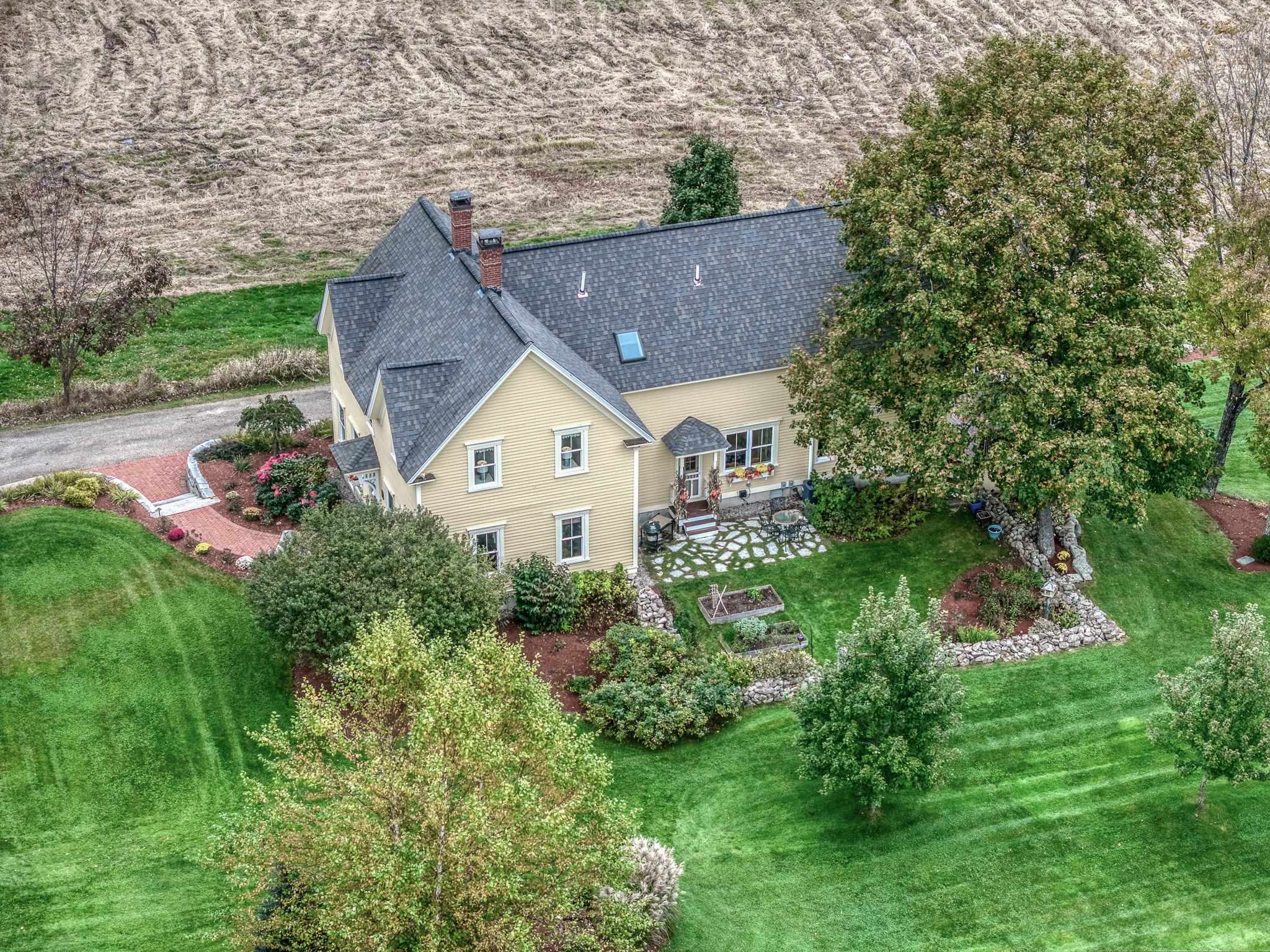 352 North Amherst Road Bedford, NH 03110 - Photo 24 of 40