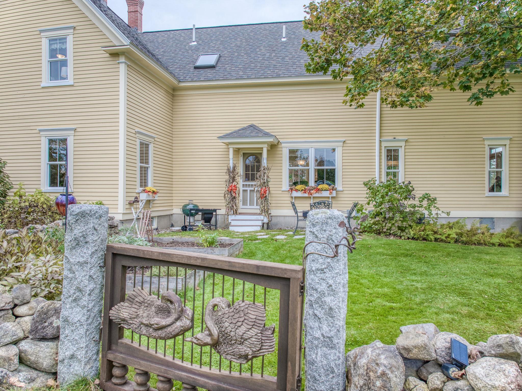 352 North Amherst Road Bedford, NH 03110 - Photo 36 of 40