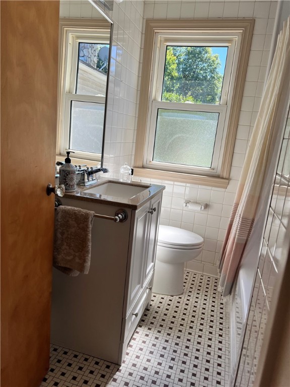 517 Old Mill Lane Webster, NY 14580 - Photo 17 of 23 Main bathroom