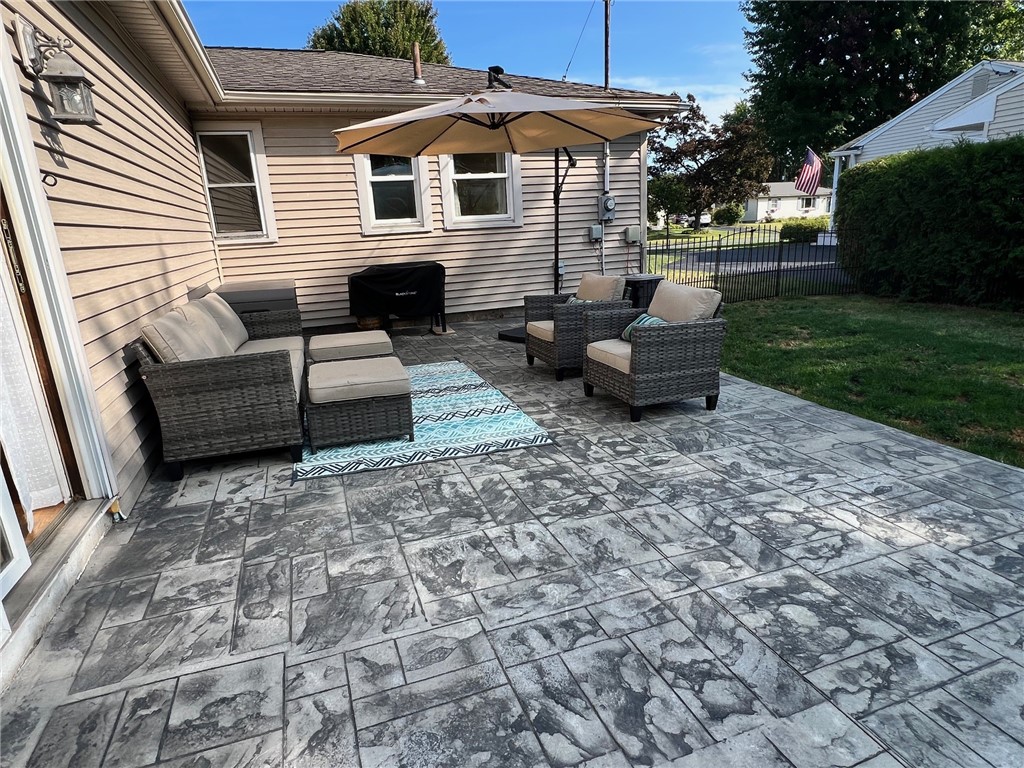 517 Old Mill Lane Webster, NY 14580 - Photo 5 of 23 Rear patio