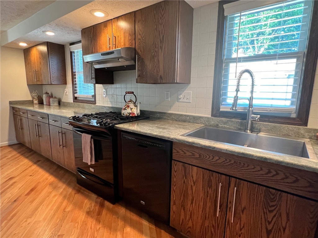 517 Old Mill Lane Webster, NY 14580 - Photo 9 of 23