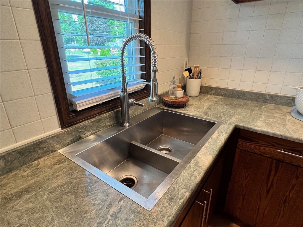 517 Old Mill Lane Webster, NY 14580 - Photo 10 of 23