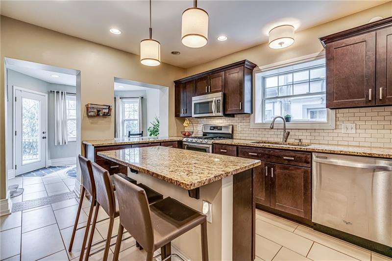 6549 Darlington Road Pittsburgh, PA 15217 - Photo 10 of 22 Gallery Image 10
