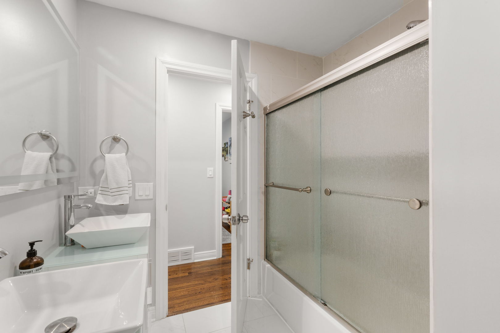 1013 Longaker Road Northbrook, IL 60062 - Photo 14 of 30 a bathroom with a shower