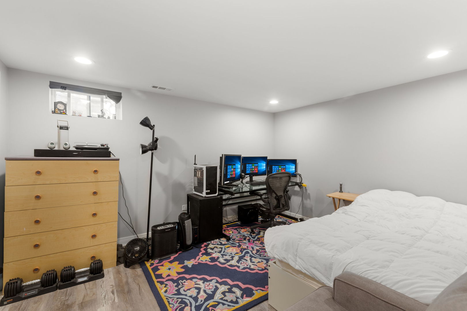 1013 Longaker Road Northbrook, IL 60062 - Photo 17 of 30 a bedroom with a bed and furniture