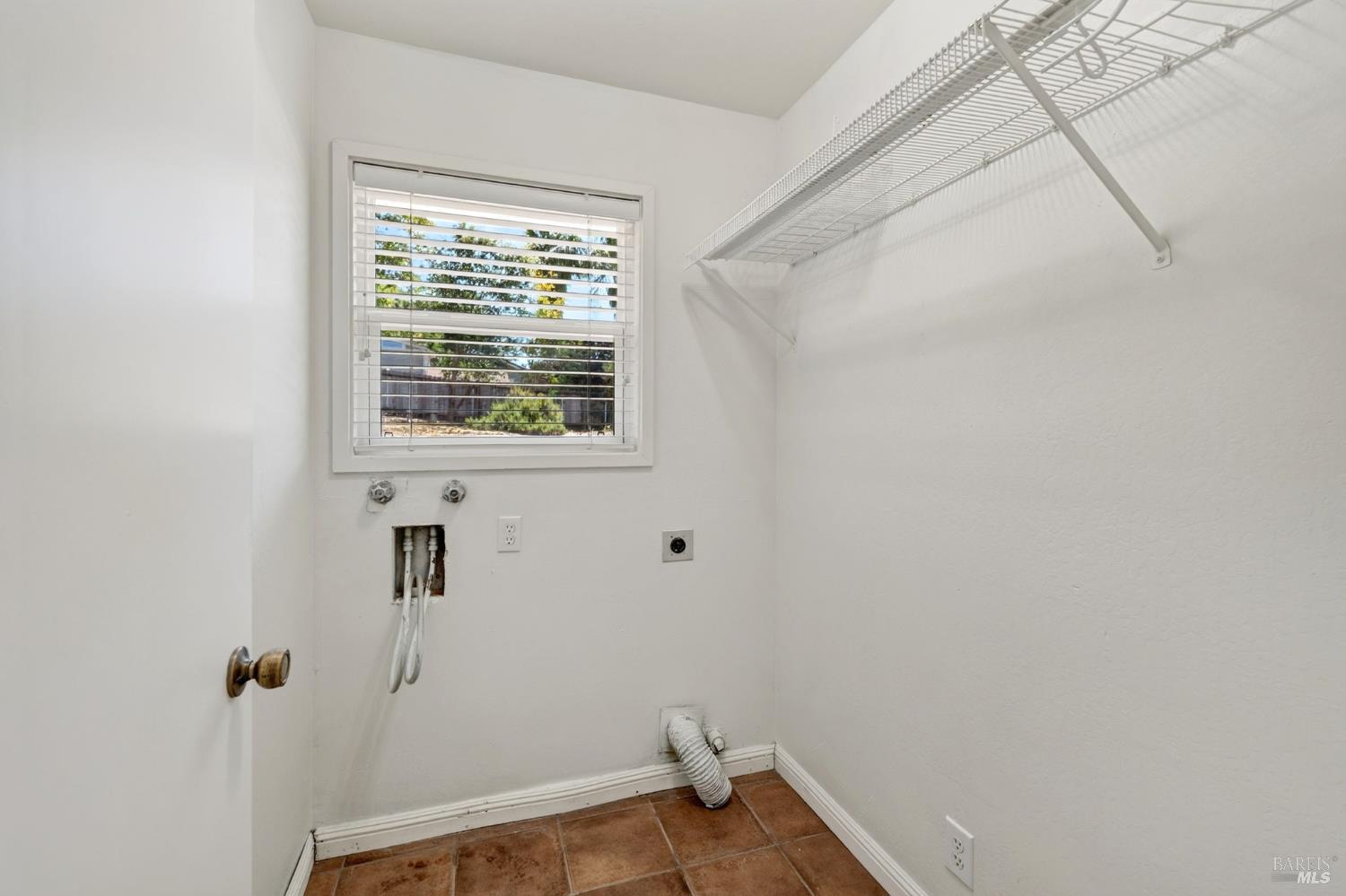 225 Spring Street Napa, CA 94559 - Photo 26 of 36 Laundry room