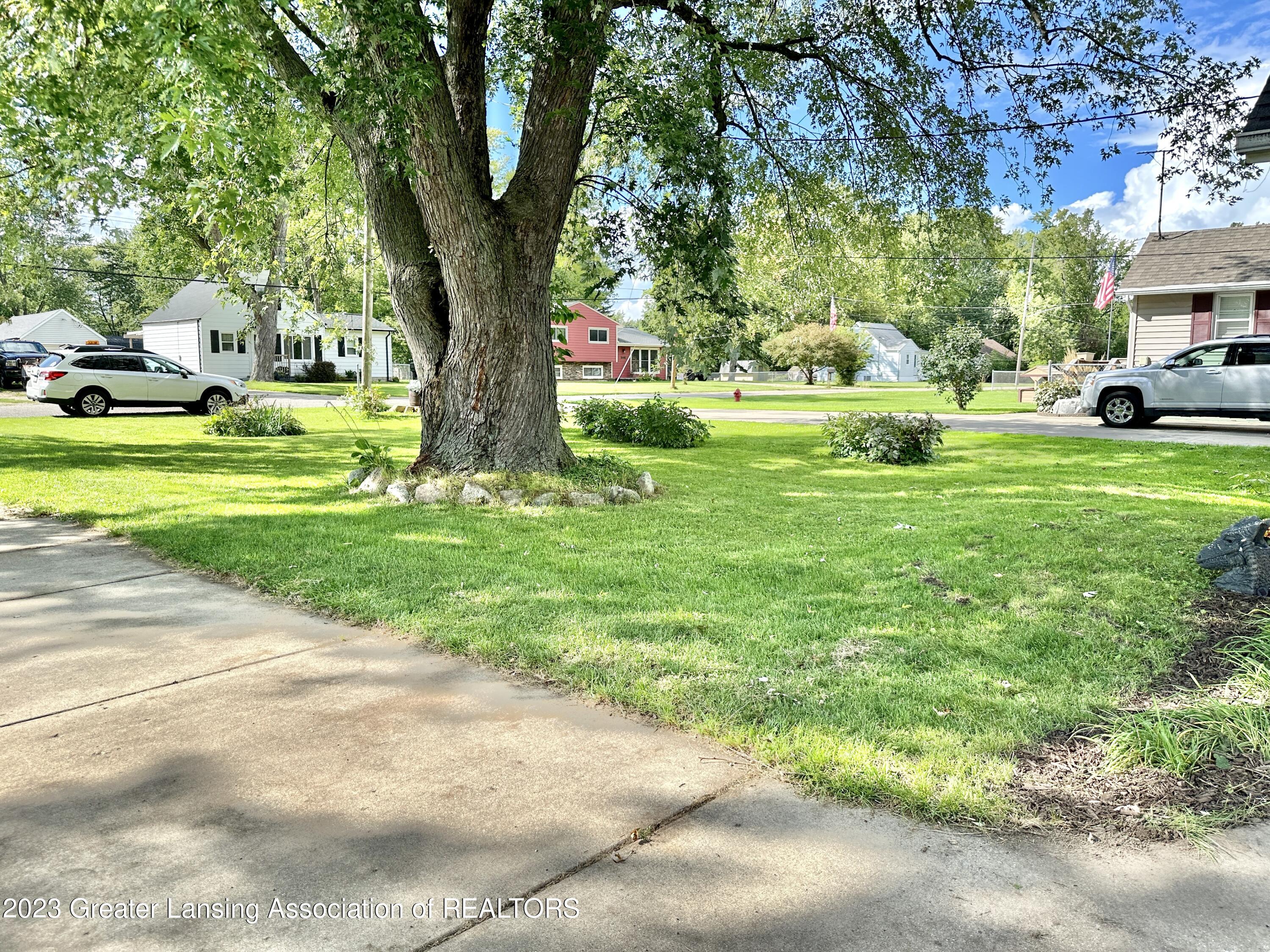 6501 Cooper Road Lansing, MI 48911 - Photo 51 of 53 Front Yard