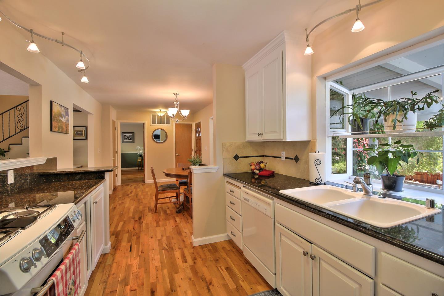8211 Ridgeview Drive Ben Lomond, CA 95005 - Photo 7 of 27 Gallery Image 7