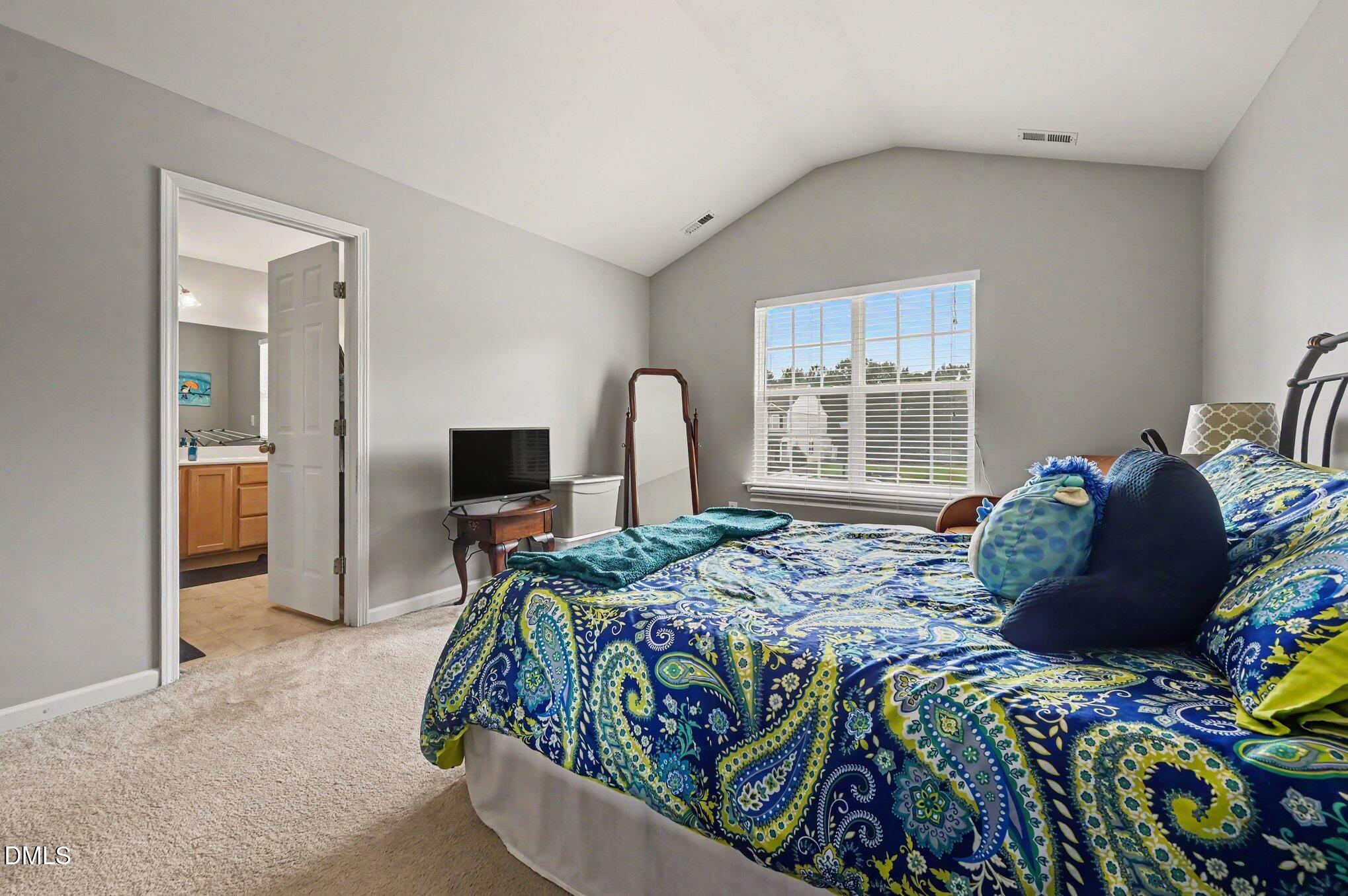 8207 Martello Lane Raleigh, NC 27613 - Photo 13 of 21 015_file_1795