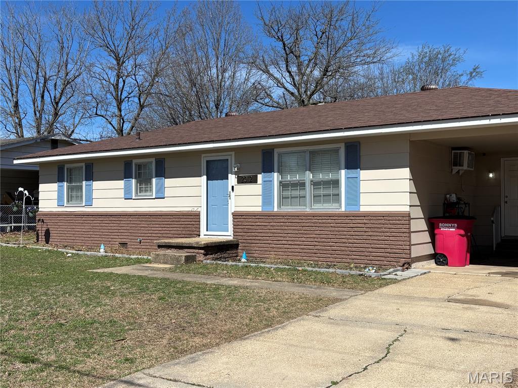 2012 Kentucky Street Sikeston, MO 63801 - Photo 2 of 12