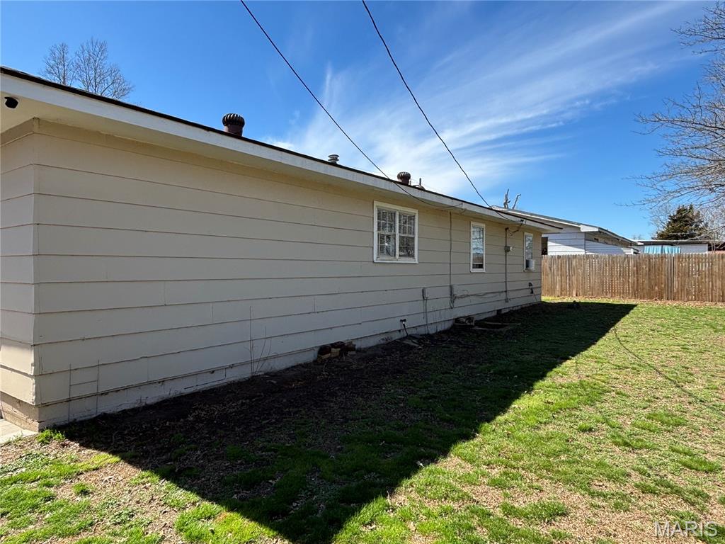 2012 Kentucky Street Sikeston, MO 63801 - Photo 3 of 12