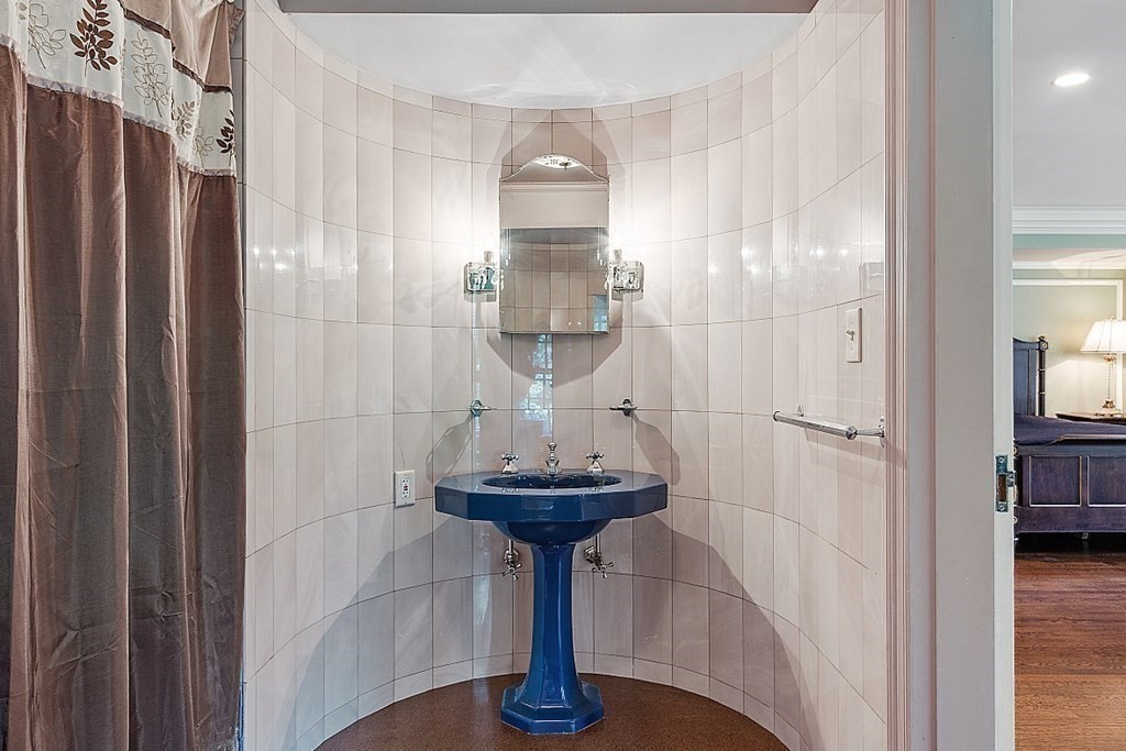 110 Shade Street Lexington, MA 02421 - Photo 29 of 38