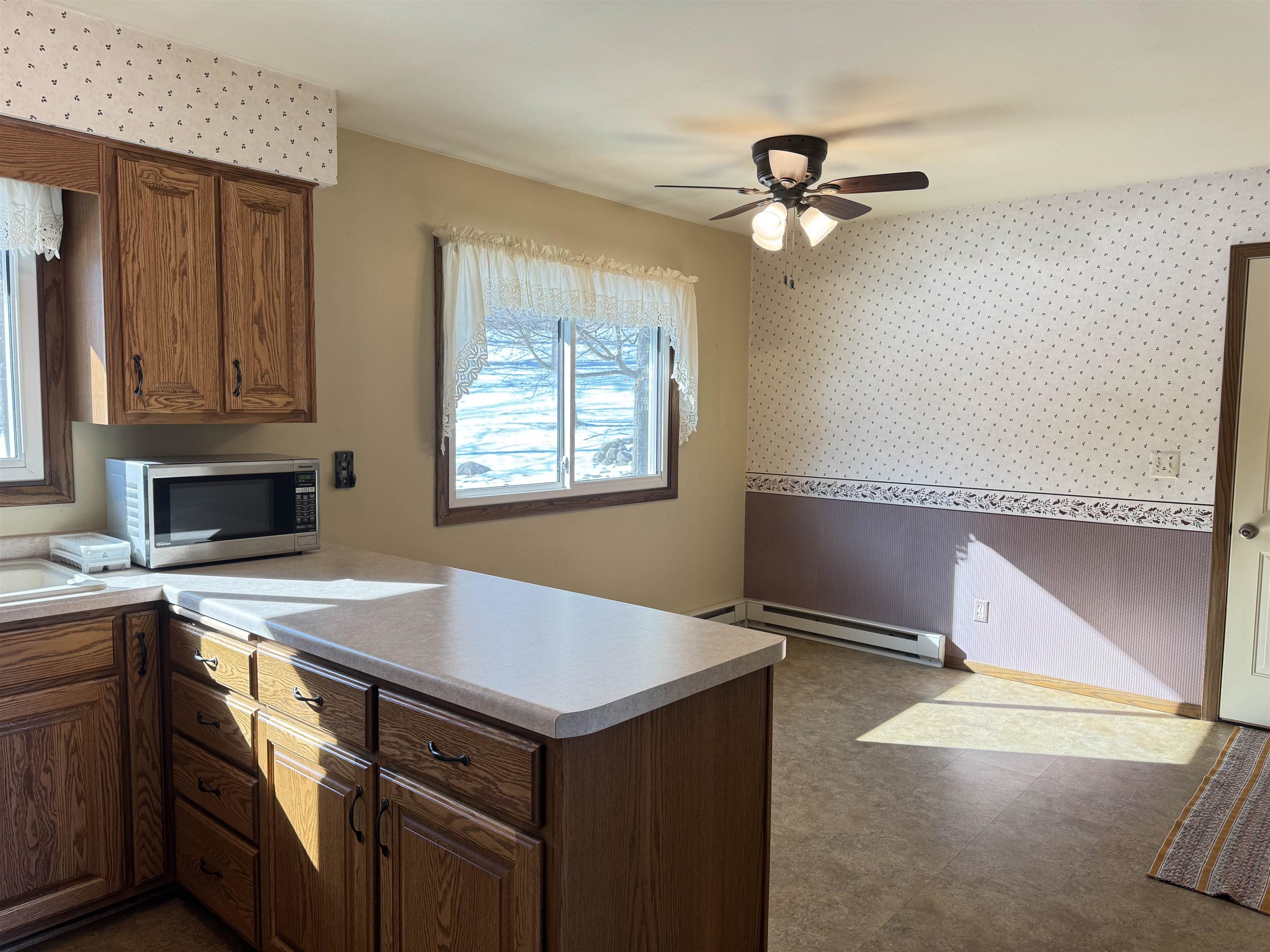 694 Leighton Road Waupaca, WI 54981 - Photo 4 of 18