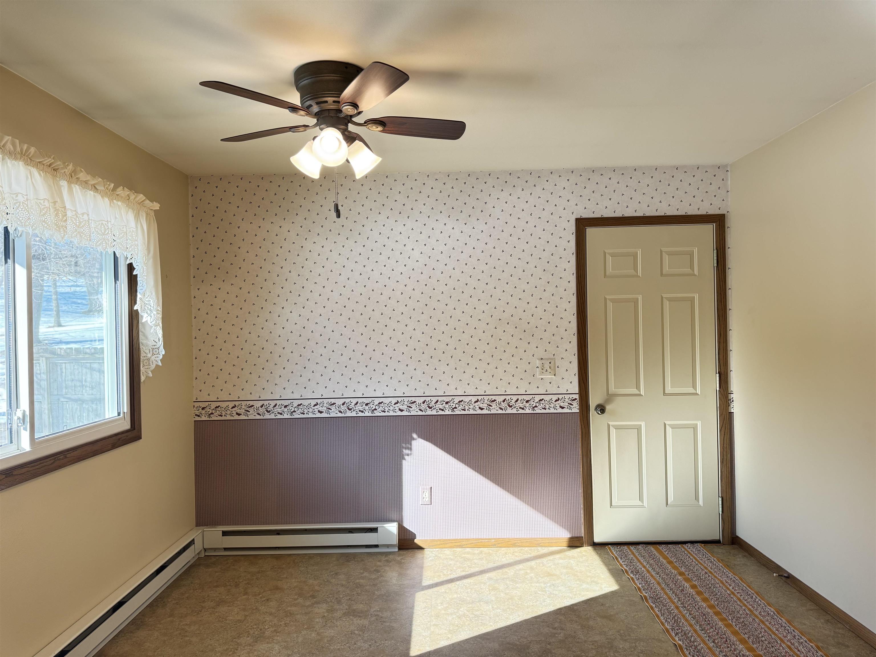 694 Leighton Road Waupaca, WI 54981 - Photo 5 of 18