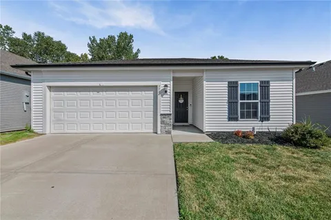 $305,000 | 7724 Northwest 124 Street, Kansas City, MO 64163