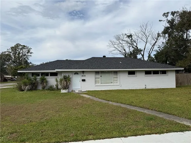 $2,350 | 300 Stewart Avenue, River Ridge, LA 70123