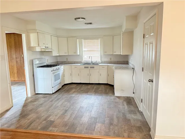 $2,350 | 300 Stewart Avenue, River Ridge, LA 70123