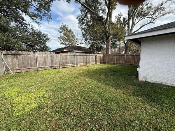 $2,350 | 300 Stewart Avenue, River Ridge, LA 70123