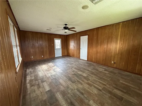 $2,350 | 300 Stewart Avenue, River Ridge, LA 70123