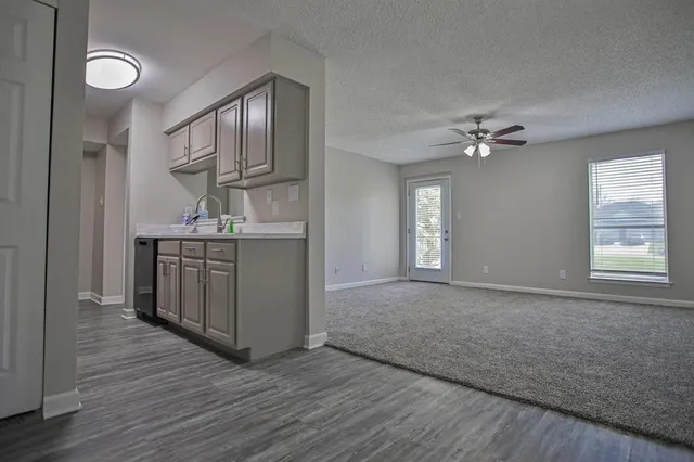 $945 | 1200 West Taylor Street, Sherman, TX 75092