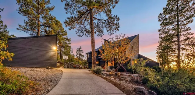 a view of a pathway of a house