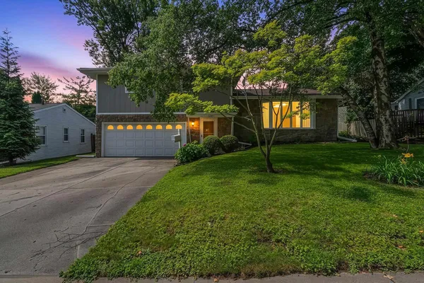 $289,900 | 1285 7th Street, Green Bay, WI 54304