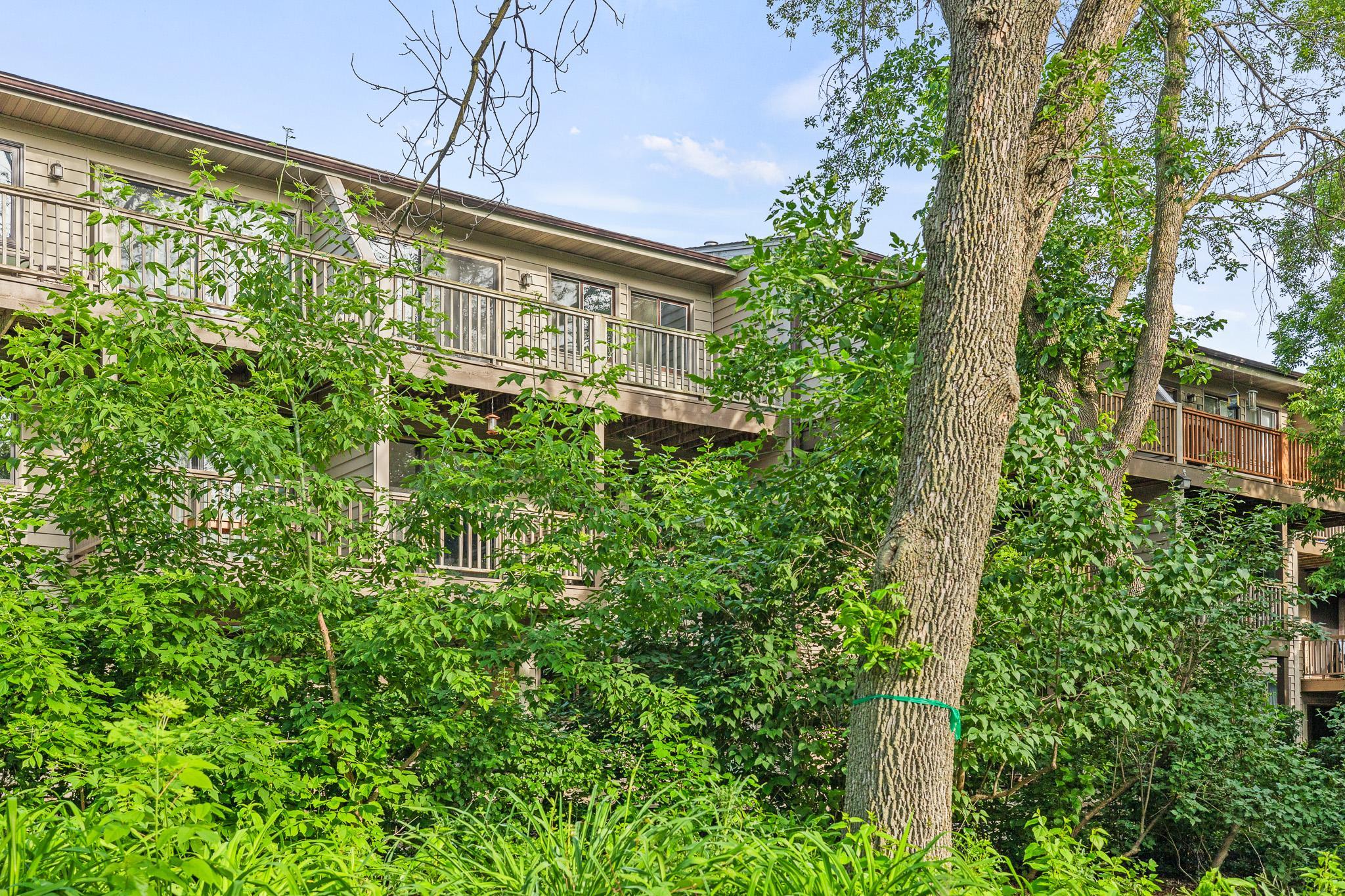 8940 Neill Lake Road, Unit B Eden Prairie, MN 55347 - Photo 28 of 36 Gallery Image 28