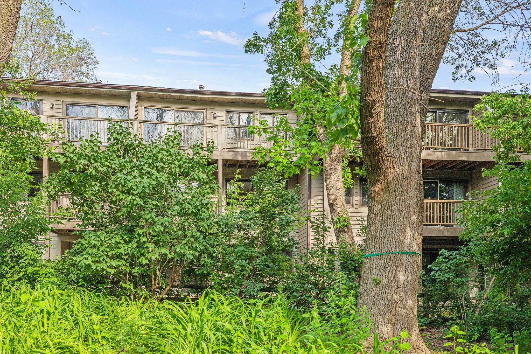 8940 Neill Lake Road, Unit B Eden Prairie, MN 55347 - Photo 29 of 36 Gallery Image 29