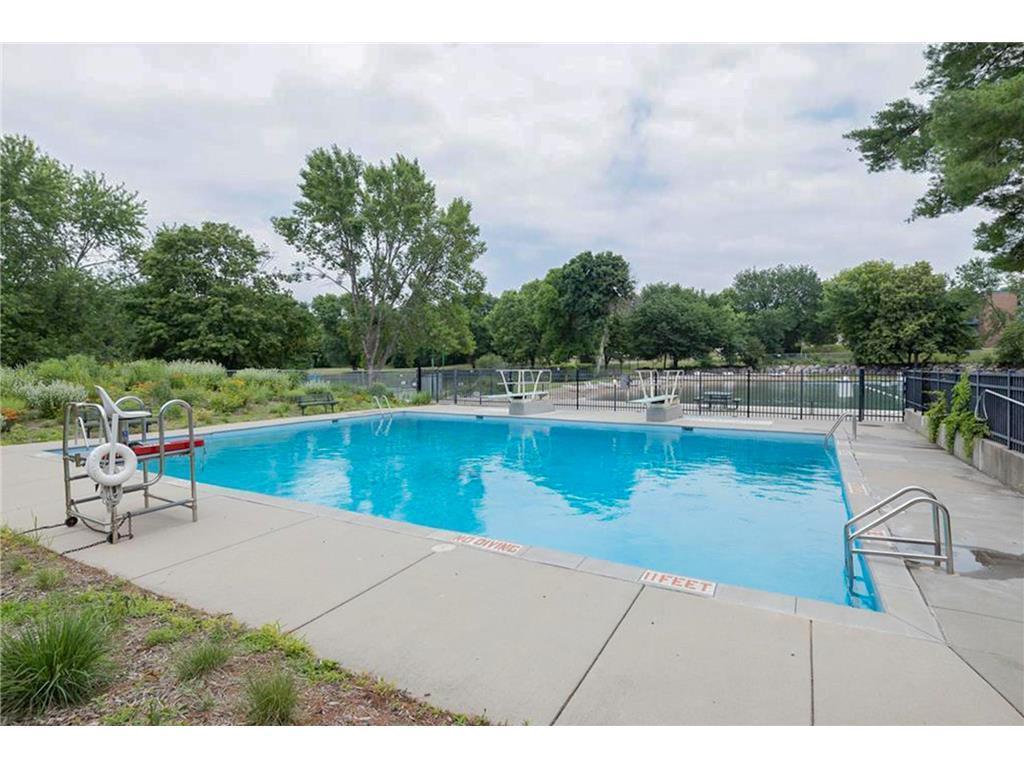 8940 Neill Lake Road, Unit B Eden Prairie, MN 55347 - Photo 34 of 36 Gallery Image 34