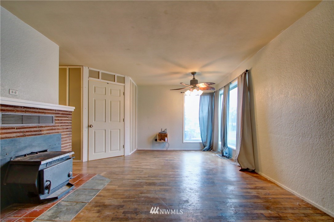 617 North Laventure Road Mount Vernon, WA 98273 - Photo 7 of 37 Gallery Image 7