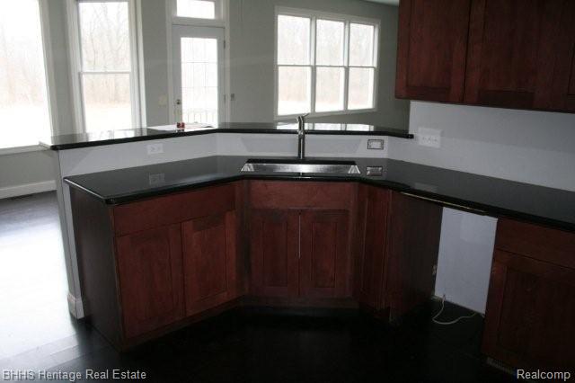 6434 McGuire Road Fenton, MI 48430 - Photo 11 of 21 Kitchen