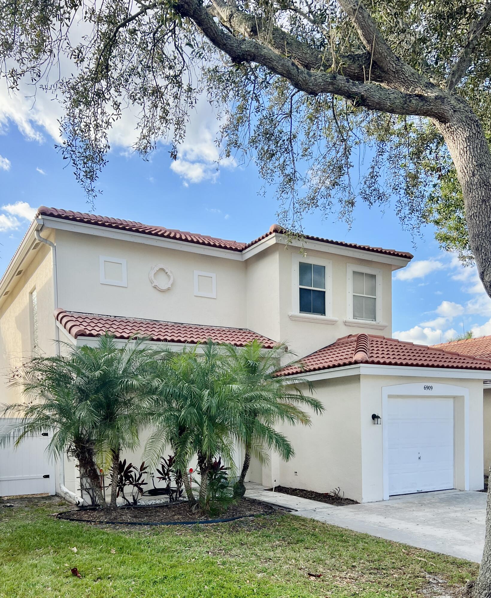 6909 Desert Inn Terrace Lake Worth, FL 33463 - Photo 2 of 36 IMG_2922