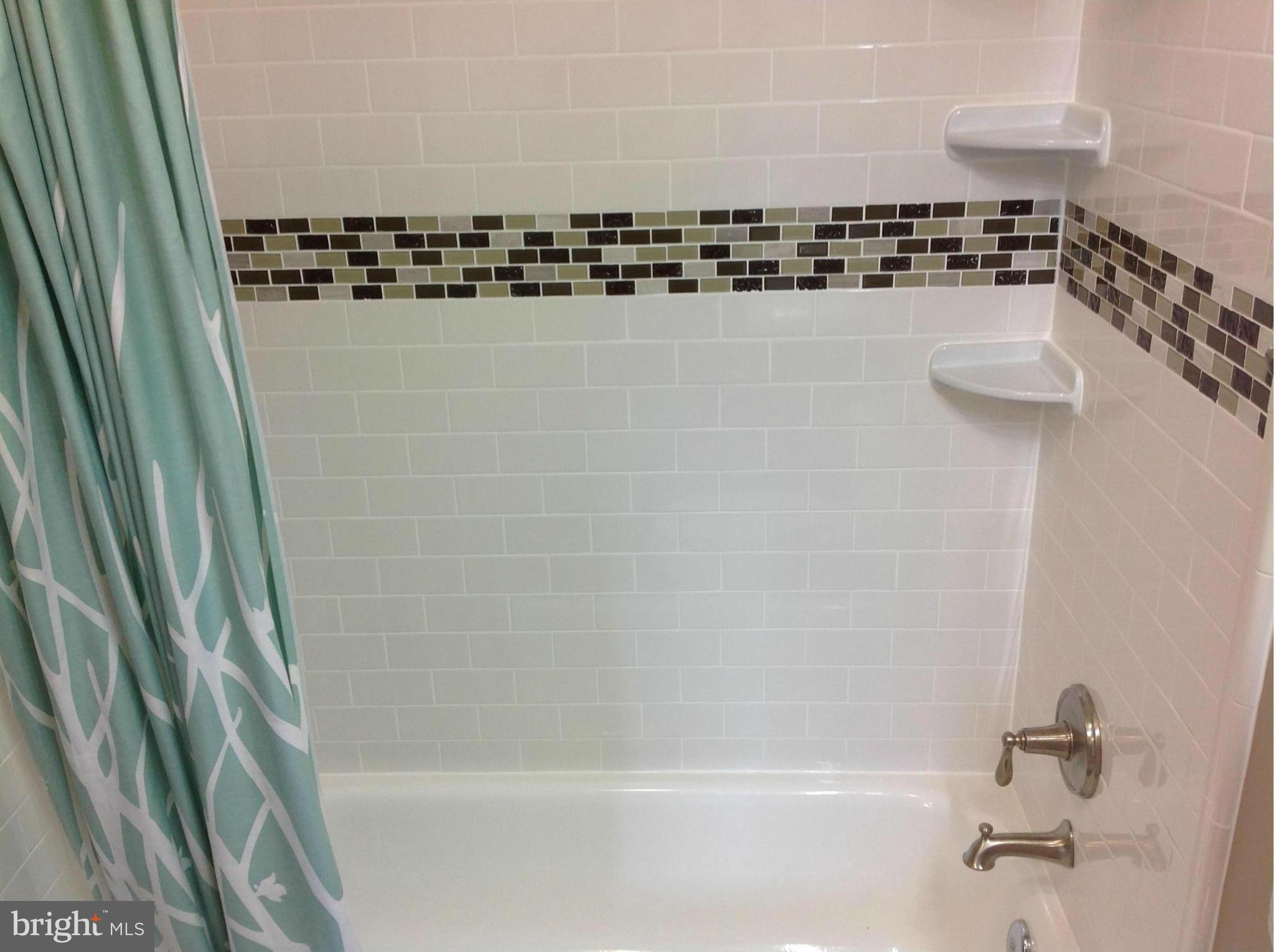 7964 Forest Path Way Springfield, VA 22153 - Photo 18 of 29 Upper Bath