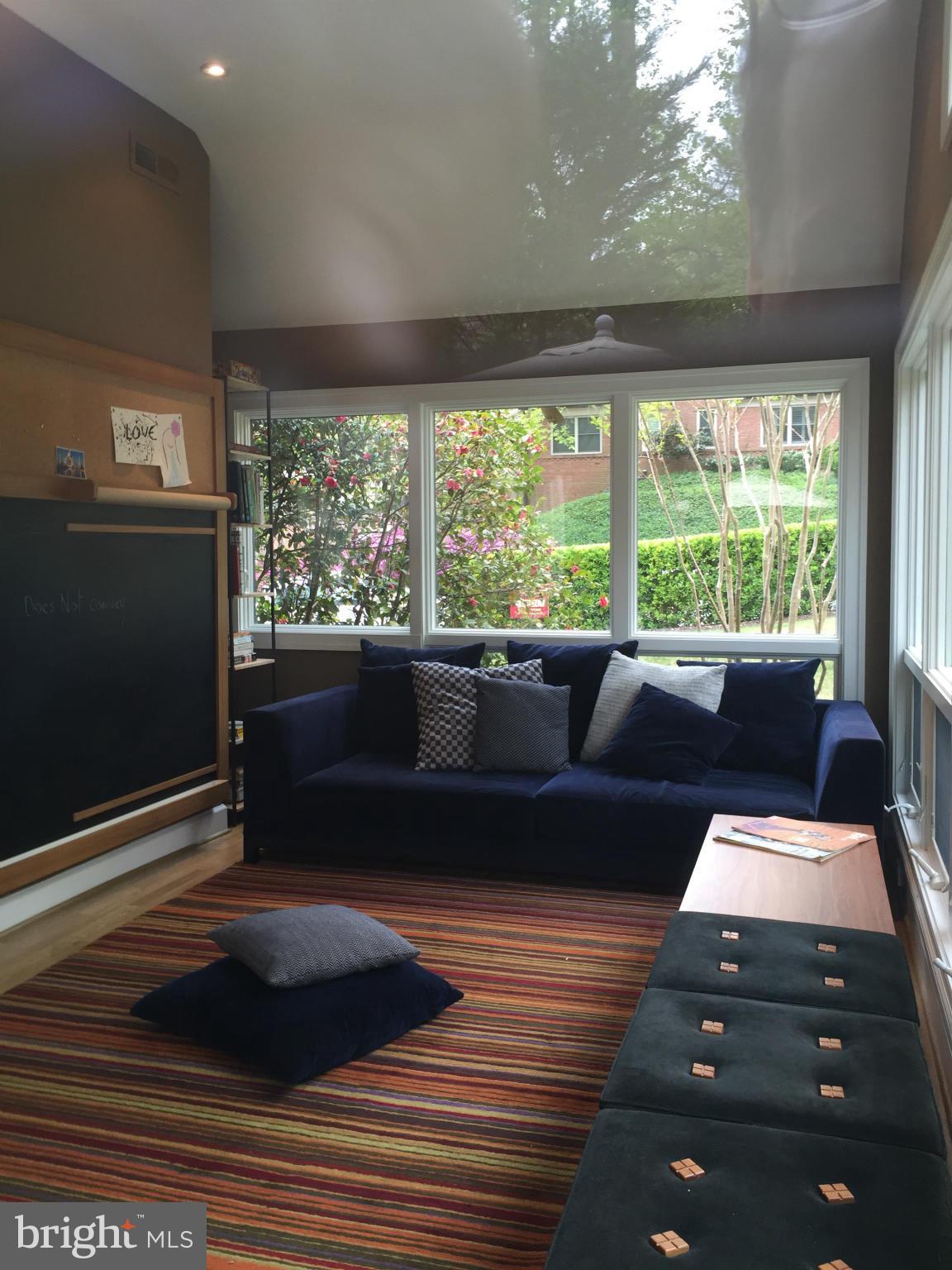5011 Overlook Road Northwest Washington, DC 20016 - Photo 4 of 11 Family Room