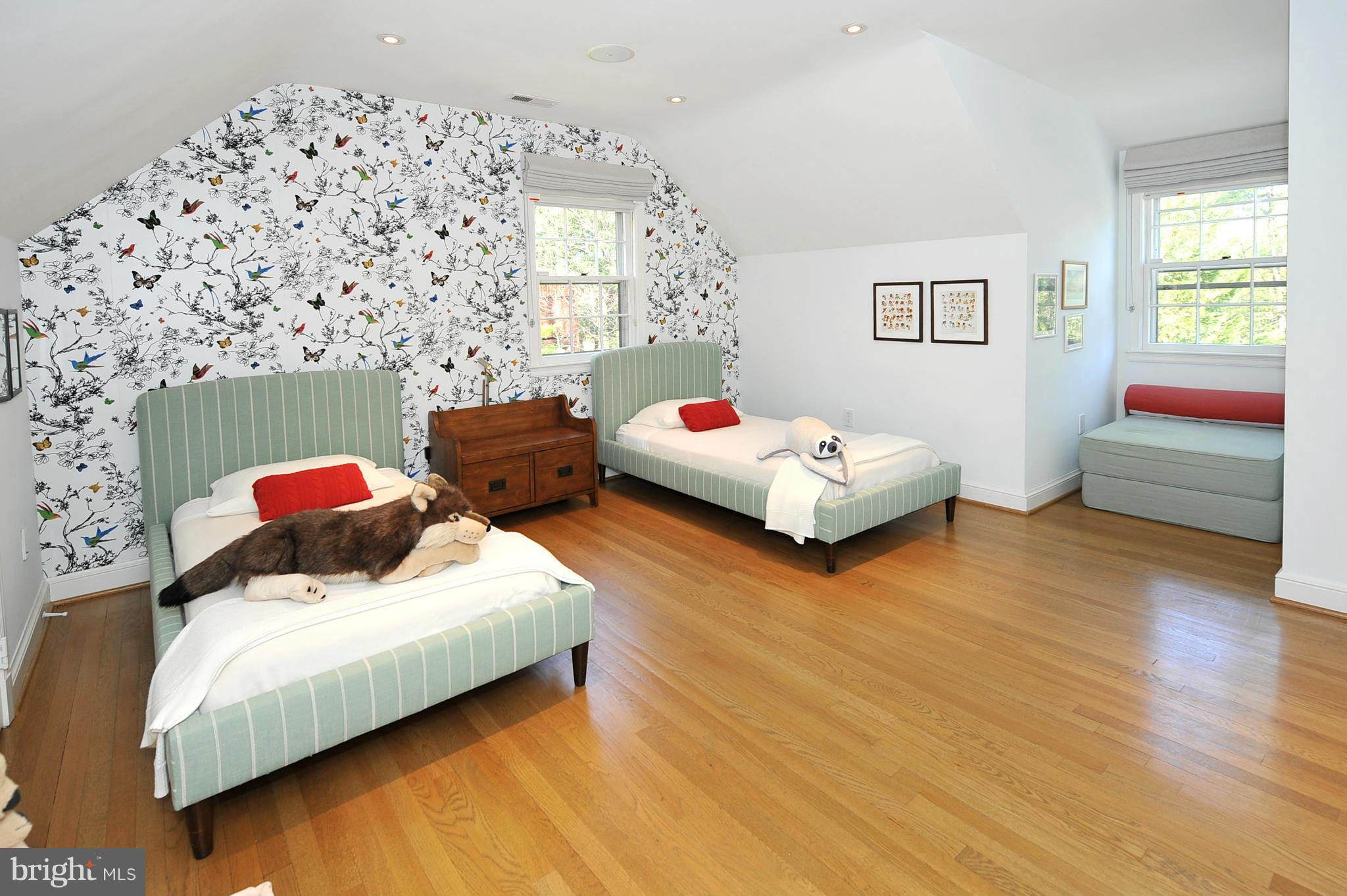 5011 Overlook Road Northwest Washington, DC 20016 - Photo 9 of 11 Bedroom