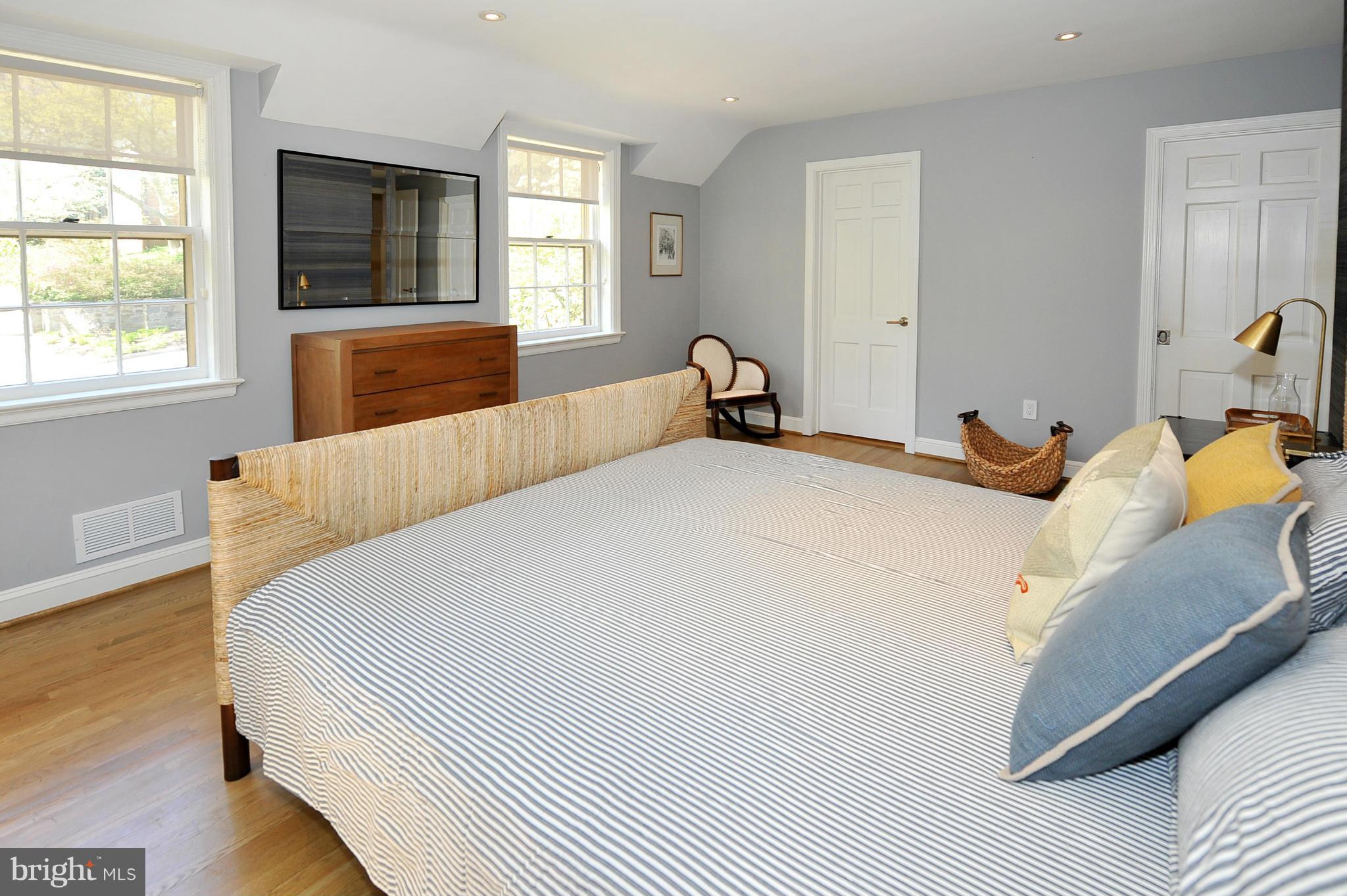 5011 Overlook Road Northwest Washington, DC 20016 - Photo 10 of 11 Bedroom